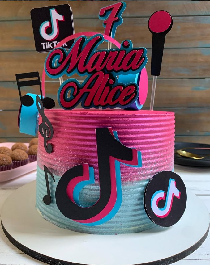 Bolo de festa temático